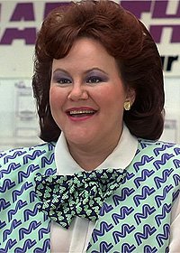 Эди МакКлёрг
играла обычно неадекватных домохозяек