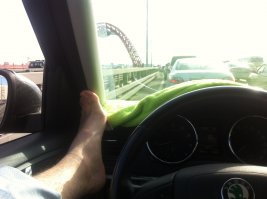 летом можно разуться )