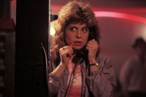 Какая Эмили Блант была противная в "Дьявол носит Прада", и какая клёвая в "Грани Будущего". Я пока фильмографию после "Гранец" не посмотрел, даже не понял, что это одна и та же актриса )) Уж не знаю, делала она себе пластику, или нет.

Ну и Линда Гамильтон, конечно. Терминатор-1 и 2. Просто крутая. Могу себе представить, сколько за этим стояло работы!