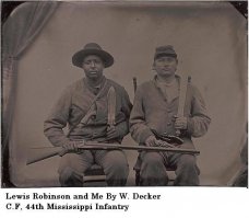 Это просто интересные фотографии. Никакую Историю с другой стороны они не открывают!
Вот история с другой стороны: солдаты-южане Гражданской войны в Америке, белый и чёрный рядом! (в армии Севера, у янки-пендосов, несших "свободу" рабам, белые отказывались служить с чёрными в одном подразделении).