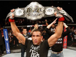 Давай Федя, отними это у своего обидчика! Кстати, Вердум его ровесник, и продолжает профессионально расти. Никто не думал, что он стряхнет Веласкеса! Фрэнк Мир снова начал побеждать, старая гвардия тяжев возвращается!!