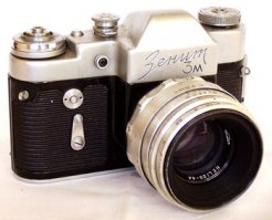 раз уж взял "советскую оптику", ну и снимал бы на Киев или Зенит, а то кенон-шменон, найкон-шмайкон... оптика наша, механика не наша... тьфу! какая то "либерастия от фотографии".

вот машина с 44-м Гелиосом! вот это вещь!