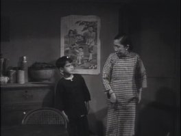 Фильм «Малыш» 1950 год, здесь ему 10 лет. А начал сниматься, если не ошибаюсь, с 6 лет, но те фильмы сейчас, как говорится, днём с огнём ...