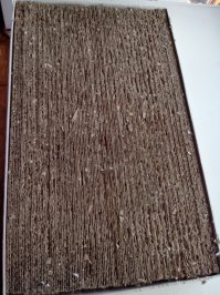 Я сам для своих кошей делаю когтеточки! Крышка от обувной коробки,картон и ПВА!