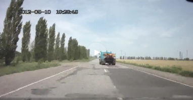 Че нельзя было притормозить и обьехать справа?