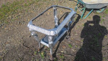 Журнальный столик голыми руками