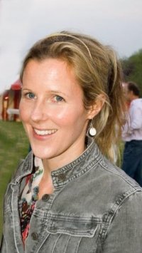 а она послабей его в обморок падала, перегрев получала обезвоживания получал он её нихрена не бережёт =(