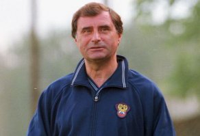 Автор забыл про Бышовца что в 1988 под его руководством сборная стала Олимпийским Чемпионом в Сеуле.