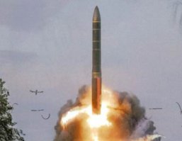 РС-24 вот самая важна работа Российских ученых, благодаря этому изобретению мы еще пару десятков лет можем "не париться" о своей безопасности!
вопрос на засыпку... кто знает имя главного конструктора ЯРС?
уверен что 95% вообще не в курсе....