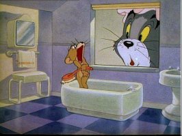 Зачем нужно окно между ванной и кухней?