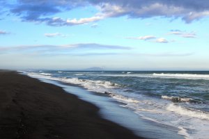 ну и еще немного Камчатки (вид с вулканов не предлагаю - тематика не та)
PS - год назад ходил в поход, а реп все лениво сделать