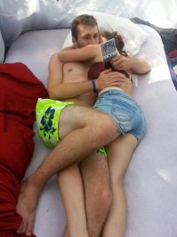 Там походу грудь зачетная