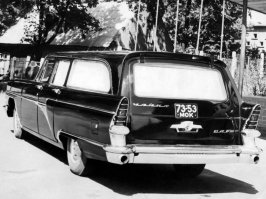 ГАЗ-РАФ 13С '1973–82
Произведено примерно 20 единиц
На старой территории РАФа с 1973 года изготавливали санитарные автомобили ГАЗ 13С с кузовом универсал на базе стандартной "Чайки" для нужд 4-го Главного управления Минздрава.

Из Горького в Ригу поступали готовые машины, где к ним приделывали более длинную, сваренную из трёх частей, крышу, а сзади - пятую дверь, на которой потом рядом с родной эмблемой "Чайки" красовался ещё и логотип РАФа. Без изменений на машине оставались двигатель, гидромеханическая коробка передач, рулевой механизм, тормоза, мосты, только в задние рессоры, с учётом возросшей массы (более 3 т вместо 2660 кг), вводили два дополнительных листа – всего получалось по десять.