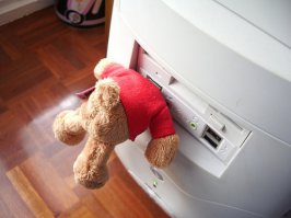 Лет 10 назад такую сделал и подарил жене. До сих пор дома валяется, на 128 мегабайт :)