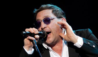 Лепс сейчас самый востребованный! около 13 лямов $ за 2015 год заработал. Вот по сравнению с другими, он реально очень талантливый