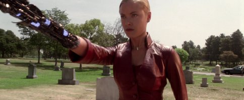 30 самых эффектных видов кинооружия (31 фото)