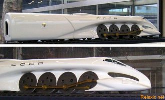 Дизайнер - Луиджи Колани. Его проекты самолетов - вообще улет!