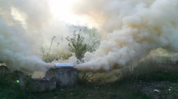 Для нас в детстве самое правильное применение фольги было вот таким.
Не буду комментировать, те, кто это делал и так вспомнят :-)