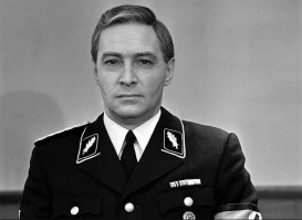 Наш- то покруче будет...
Что там тех Бондов? Вот на кого надо равняться -