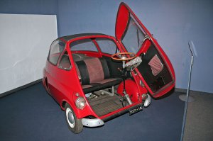 BMW Isetta? Не, не слышал. Между прочим, семейный автомобиль на 3-х колёсах.