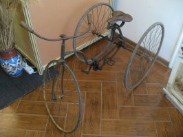 Не, не) не надо дифференциала) Просто как самый примитивный трехколесный велосипед. Это же игрушка для детей.