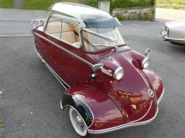 Забавно наблюдать "эволюцию" Мессершмитта: из одного из самых грозных истребителей второй мировой, он превратился после войны в смешную и немного нелепую трехколесную машинку...