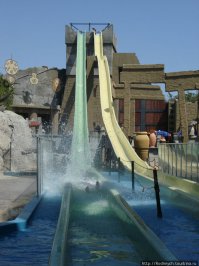 На таких конечно не бывал, но желание есть попробовать... Хотя и горки Камикадзе в Трое(Белек) не мелочь ИМХО... Яйки к горлу подкатывают ))) И труселя превращаются в стринги ))) Но высота "всего" 17 метров и уклон 45 градусов )))