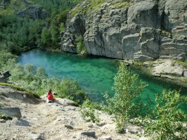 Озеро ущелья Аку-Аку, Хибины, Мурманская область. Каждый год туда хожу, замечательное место.