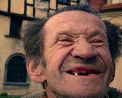 А у кого зубов не сильно много?