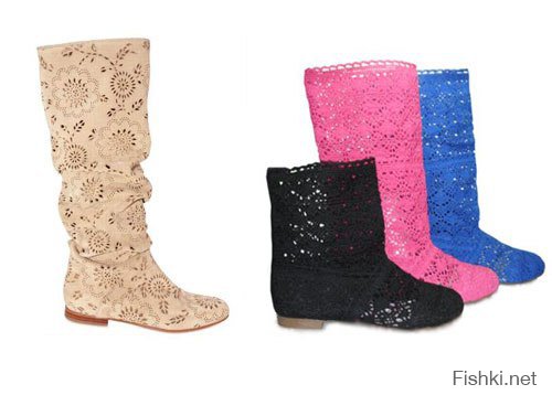 Ну про знаки и намеки, это ложь, 3.14здешь и провокация. Да, действительно в тюрьмах забирают ремни и шнурки и с тощего нигера те штаны начинают сваливаются, в последствии эта "мода" перекинулась на волю и там чем ниже штаны ты носишь, тем просто круче, с никакими намеками это не связано, а придумано уже нашими "бабушками на лавочках" которые сидят в интернете. Как и большинство из современной моды, течение конечно же ипанутое, как и уги, кроксы, носки под сандали, привычку зимой одевать горнолыжные костюмы к месту и без, коротенькие джинсы дудочкой и т.д. можете сами продолжить, а еще лучше с картинками