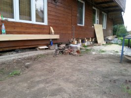 вот вот.я тут дом в 3 этажа и размерами 8*12 решил поднять на 1,6метра в одни руки с помощью 25домкратов(чтобы не бегать) и то как то нет желания выкладывать весь процесс