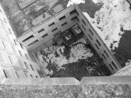 А где же Ховринская заброшенная больница (ХЗБ, Ховринка[1], Амбрелла, Недострой) — здание в Северном округе Москвы в районе Ховрино, недалеко от одноимённой железнодорожной станции. Адрес здания: Москва, ул. Клинская, 2 корпус 1.