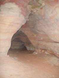 Саблинские пещеры, Ленобласть. Бываю там, друзей вожу. Хотел как-нибудь с ночевкой пойти, да единомышленников нет))