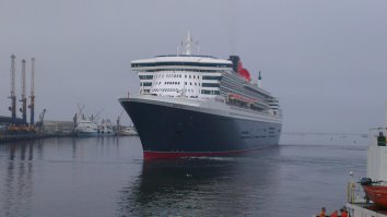 Стоял в Намибии, Волфиш Бэй, видел ее. Красавица! Заходили часов на 6, не больше