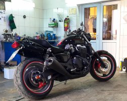 Нравятся мне очень Харлеи! 
Я даже с одного из них дизайн слямзил, для своего коняшки