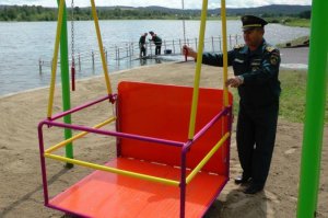 Да вроде и в нашей стране оборудуют пляжи для людей с ограниченными возможностями (погуглите для интереса)
