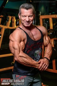 Могли бы и Яшанькина сюда поместить - 63 года :)