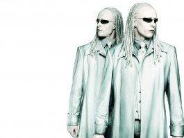 только я увидев 13 и 33 фото сразу вспомнил о близнецах?