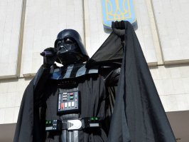 Знал ведь в чем идти на выборы... Вот бы и наши депутаты (не все, конечно) так готовились заранее...