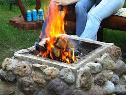 Я так понимаю в Сибири мы не построим такой убожество, у нас нет банановых листьев и кирпичей непонятных размеров. Зато можно построить красивый тандыр или мангал или печь русскую