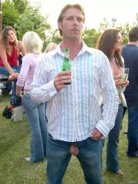 Зрители в знак солидарности поддержали музыканта!