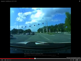 для тех кому говно выдавило мозги,объясняю 6 это когда берешь все пальцы с одной руки и еще один с другой. когда один выехал на зеленый то не важно какой кому загорелся. пока первый не закончил маневр второму запрещено выезжать на перекресток,что и делают водители других авто которые в отличии от рега и тебя знают пдд.