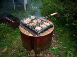 фото не моё, но через неделю у меня будет такой, только основание кронштейн от офисного стула