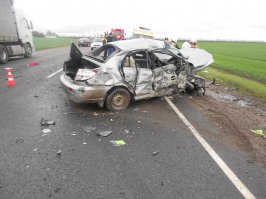 Комент с ютюба:
""Лия Мурадова 3 месяца назад.
Блин, я их знаю, вот эти что на белой обогнали, там ехала маленькая девочка, дядя Гоша и тётя Ира.А та что выехала на встречку вылетела из окна своей стороны в поле и к сожелению умерла. А Тётя Ира очень пострадала, она порезала себе кишечник и у неё была потеря крови, ей уже нашли 7 человек. С ребёнком всё хорошо только палец сломала. А Гоша сломал таз и ноги. Я очень сожелею им!!!""