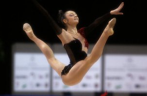 Крутая растяжка - попробуй повтори.