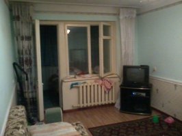 Вот сижу и думаю, то ли бар слева поставить, а бильярдный стол по центру, то ли наоборот...
А жену с кухни пригласить на просмотр фильма... пусть котлеты дожарит сначала!
Так слева или по центру?