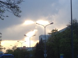 Вот, не так давно снято просто на мобилу ... на автобусной остановке.