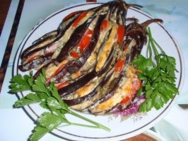 "Павлиний хвост" - 2 года назад отдыхали в Абхазии и там в кафе брали эту закуску. Очень вкусная.