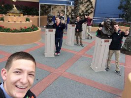 40 по-настоящему странных селфи