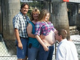 Когда до папашки очередь дойдет, может улыбнется....